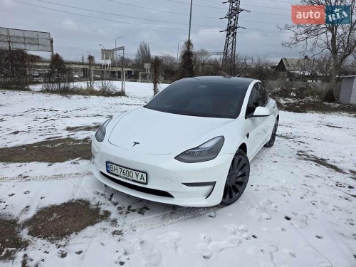 Tesla Model 3 2022
