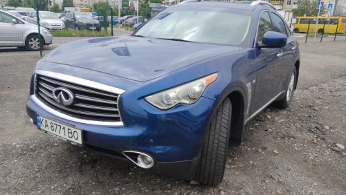 Infiniti Q70 2013