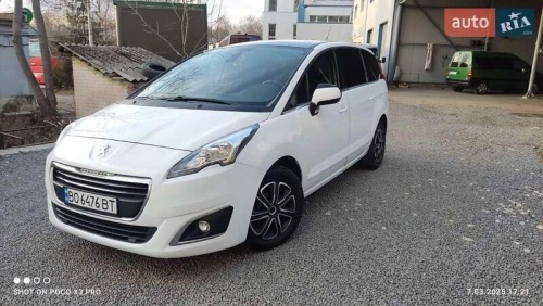 Peugeot 5008 2014