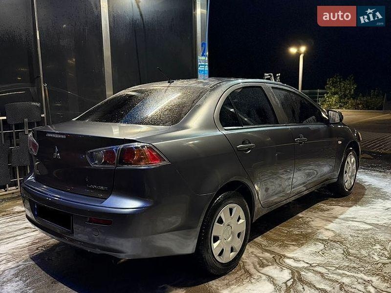 Mitsubishi Lancer 2011
