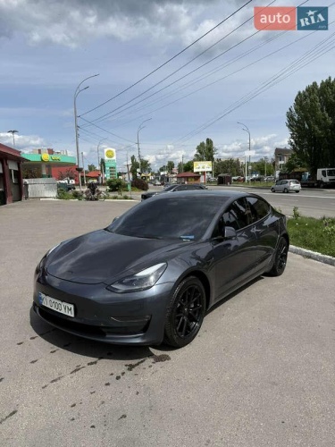 Tesla Model 3 2022