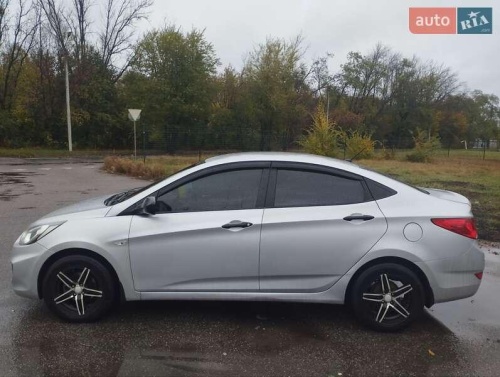 Hyundai Accent 2011