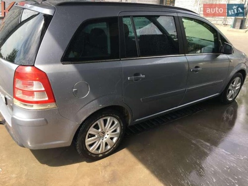 Opel Zafira 2011