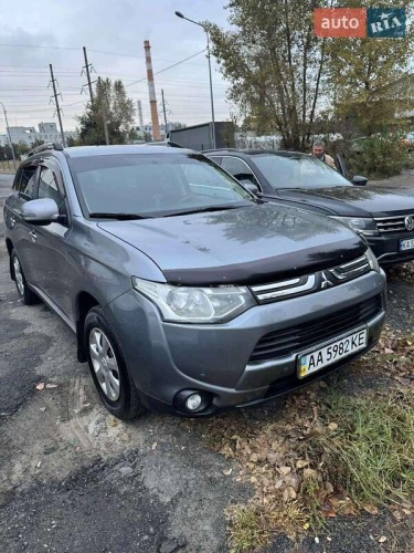Mitsubishi Outlander 2013