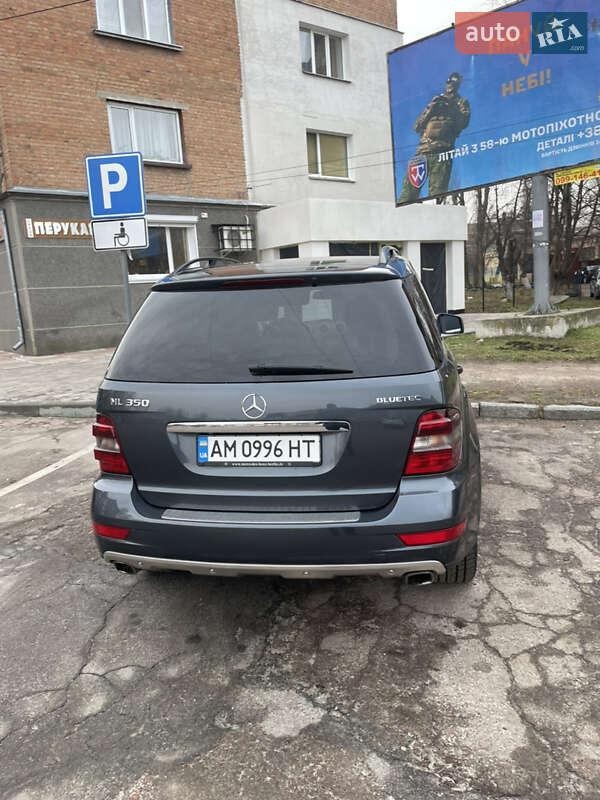 Mercedes-Benz M-Class 2011