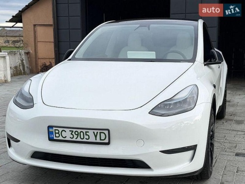 Tesla Model Y 2022