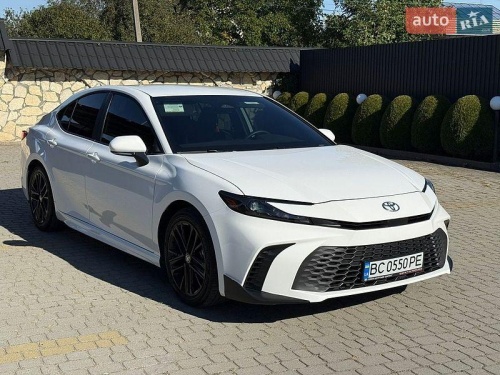 Toyota Camry 2025