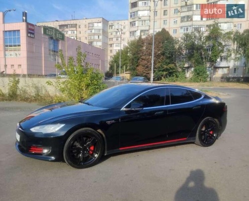 Tesla Model S 2015