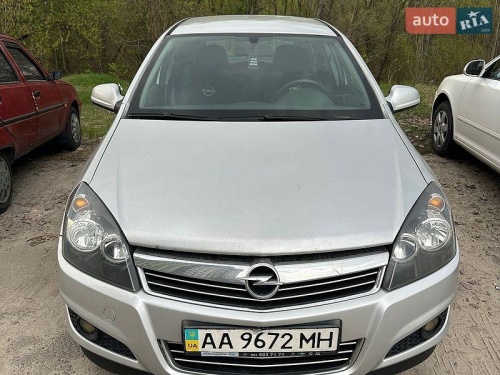 Opel Astra 2012