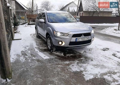 Mitsubishi Outlander XL 2010