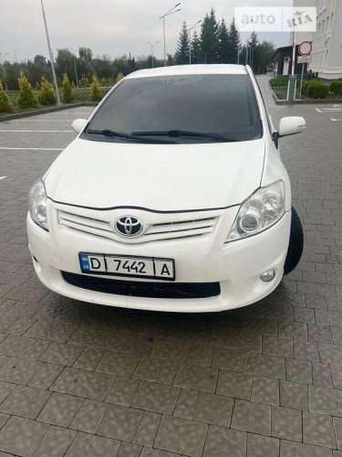 Toyota Auris 2012