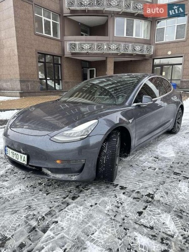 Tesla Model 3 2020