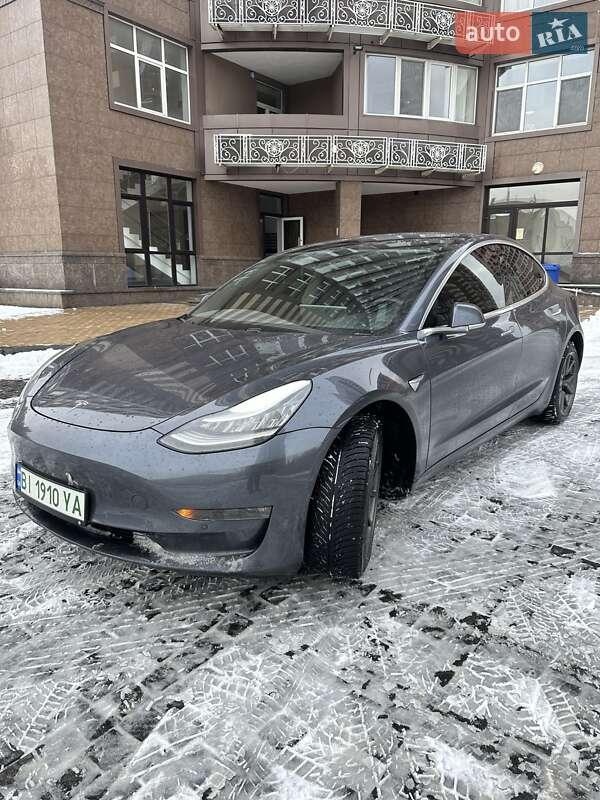 Tesla Model 3 2020
