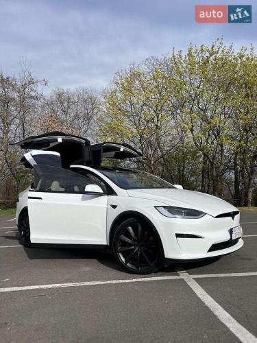 Tesla Model X 2023