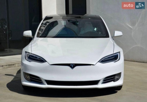 Tesla Model S 2019