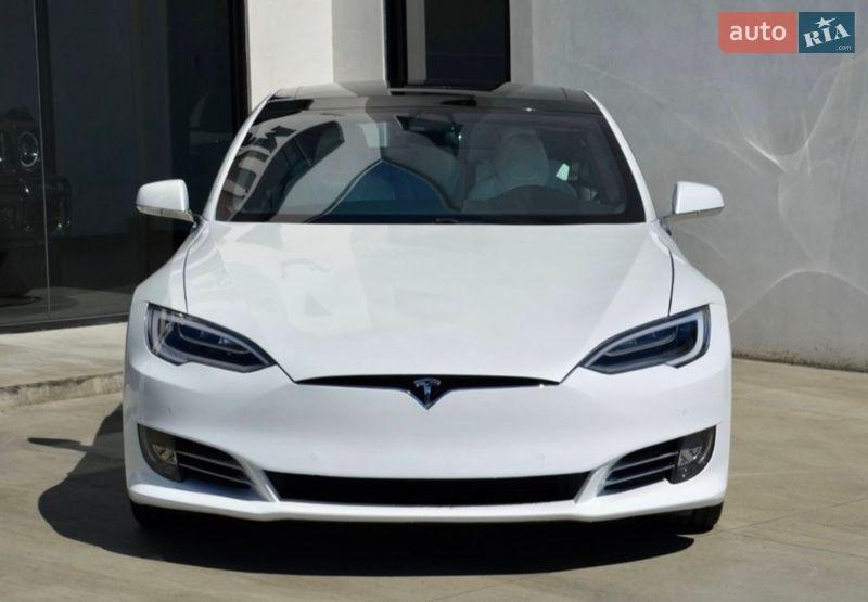 Tesla Model S 2019