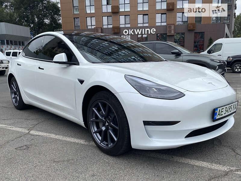 Tesla Model 3 2023