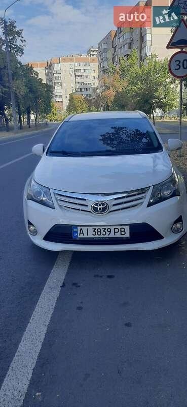 Toyota Avensis 2015