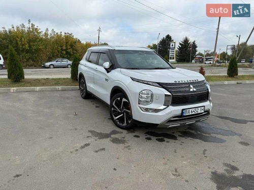 Mitsubishi Outlander 2023