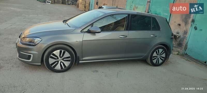 Volkswagen e-Golf 2015