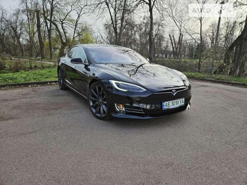 Tesla Model S 2017