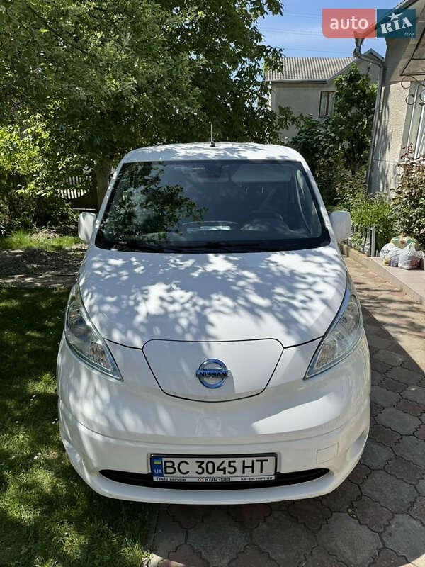 Nissan e-NV200 2015