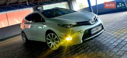 Toyota Auris 2015