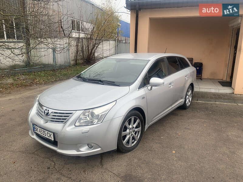 Toyota Avensis 2010