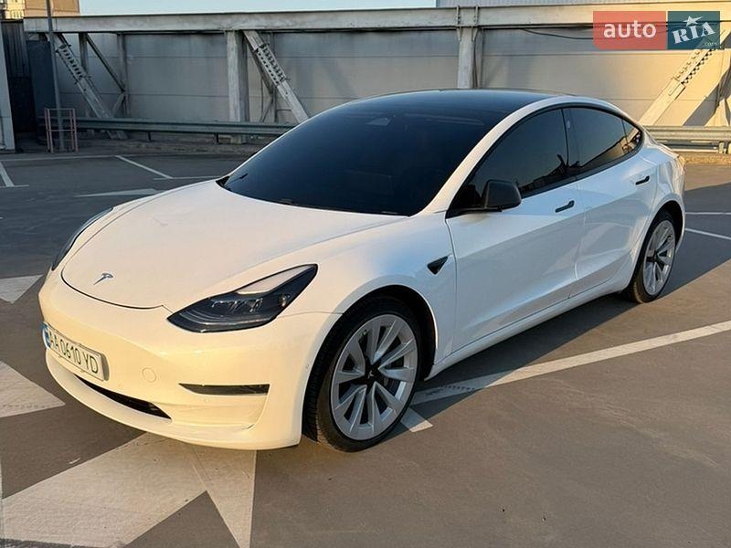 Tesla Model 3 2021