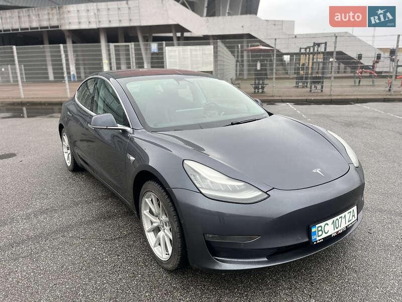 Tesla Model 3 2017