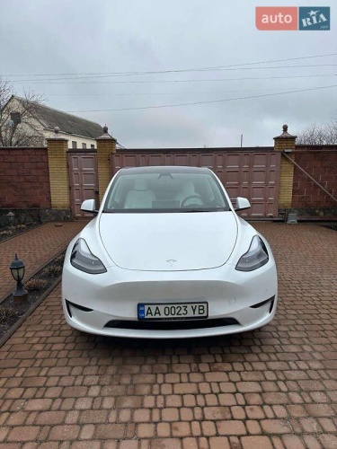 Tesla Model Y 2022