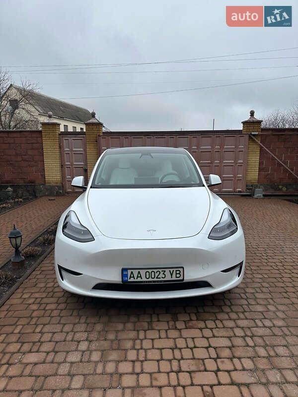 Tesla Model Y 2022