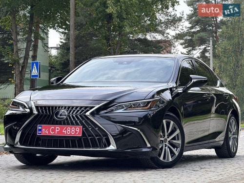 Lexus ES 2019