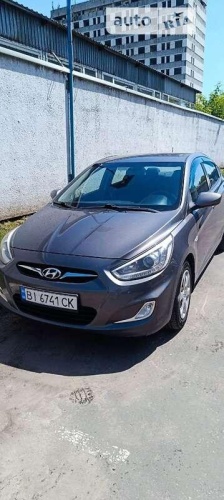 Hyundai Accent 2013