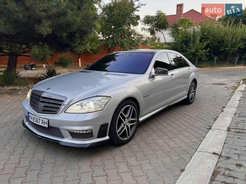 Mercedes-Benz S-Class 2011