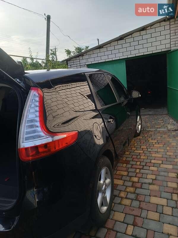 Renault Grand Scenic 2011