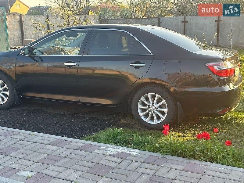 Toyota Camry 2015