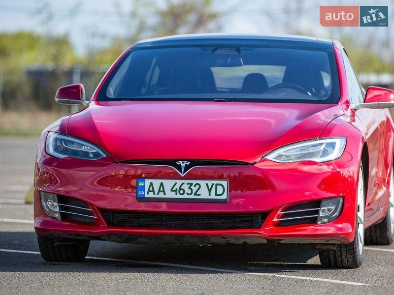 Tesla Model S 2018