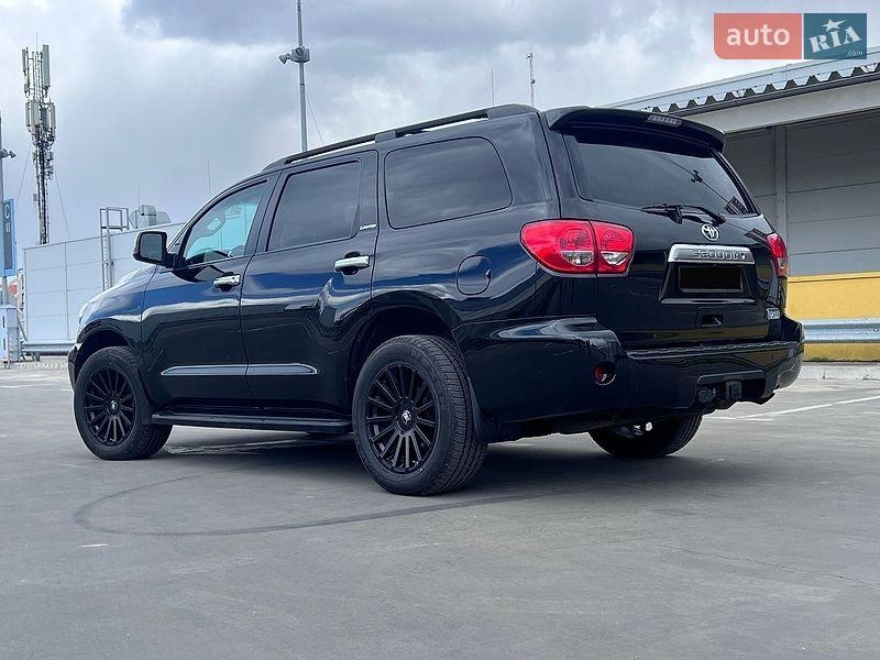 Toyota Sequoia 2015