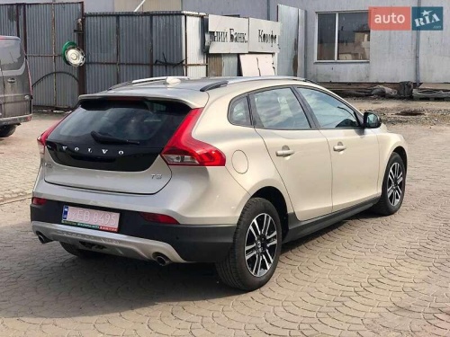 Volvo V40 2018