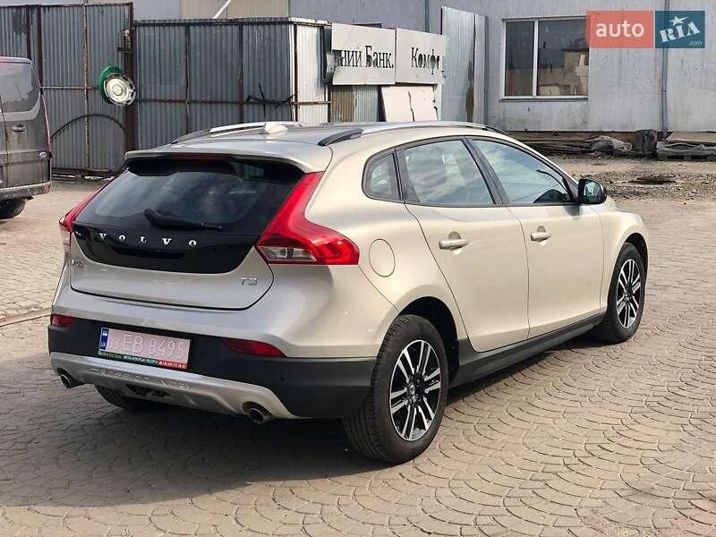 Volvo V40 2018