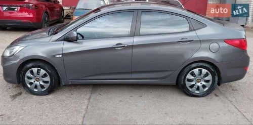Hyundai Accent 2012