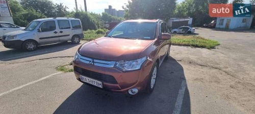 Mitsubishi Outlander 2014