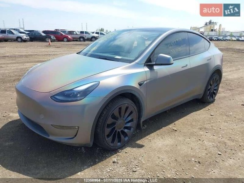 Tesla Model Y 2024