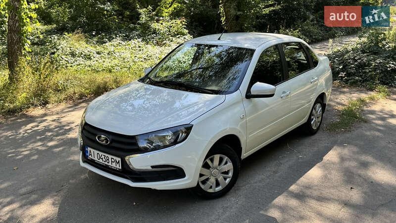 ВАЗ / Lada 2190 Granta 2021