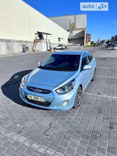 Hyundai Accent 2012