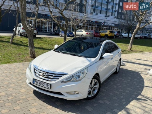 Hyundai Sonata 2011