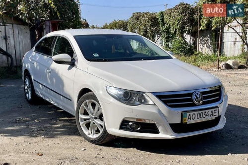 Volkswagen Passat CC 2011