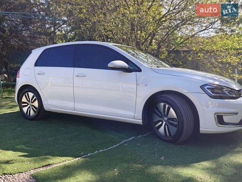 Volkswagen e-Golf 2016