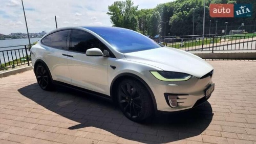 Tesla Model X 2018